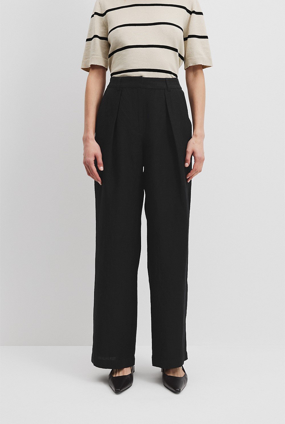 Country Road Organically Grown Black Linen Tuck Front Pant - Size 6
